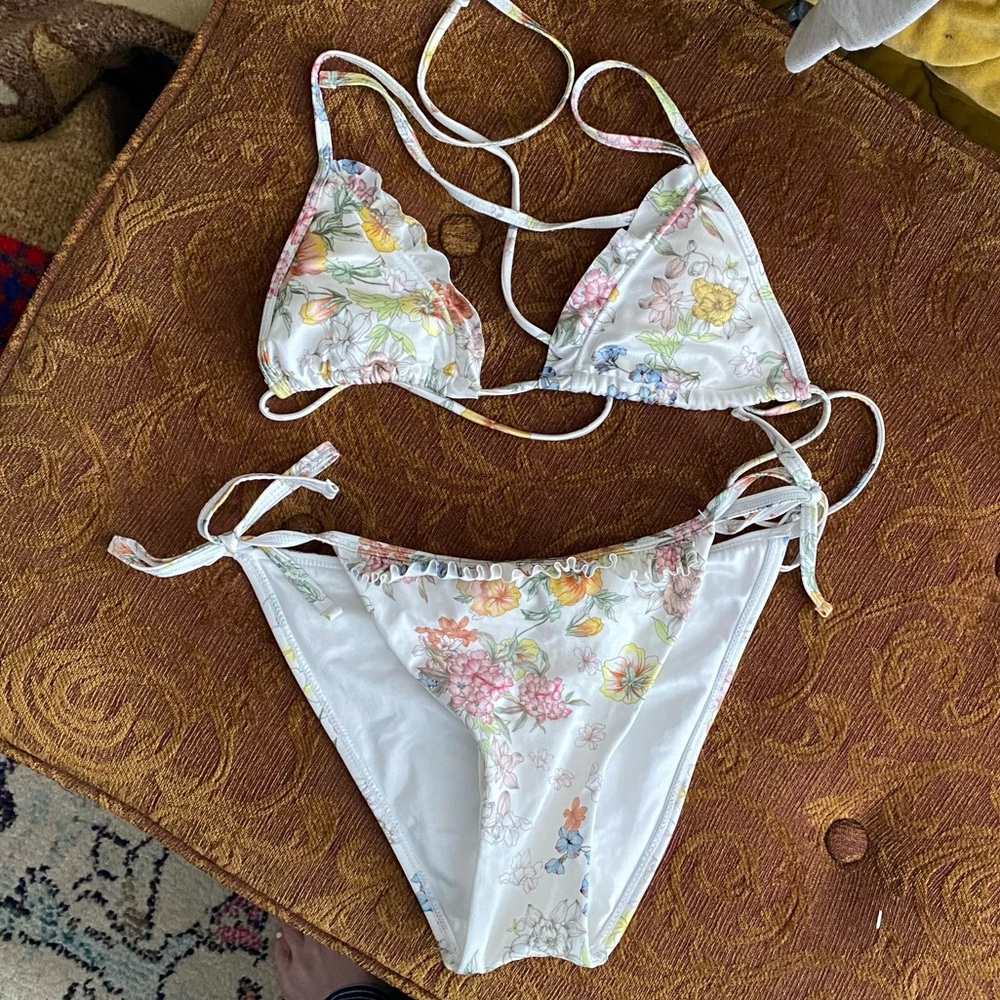 Pacsun (LA hearts?) floral bikini